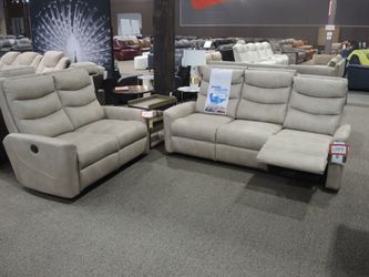 Catnapper Gill Manual Reclining Sofa – Stone Microfiber, Gel Memory Foam, Floor Sample