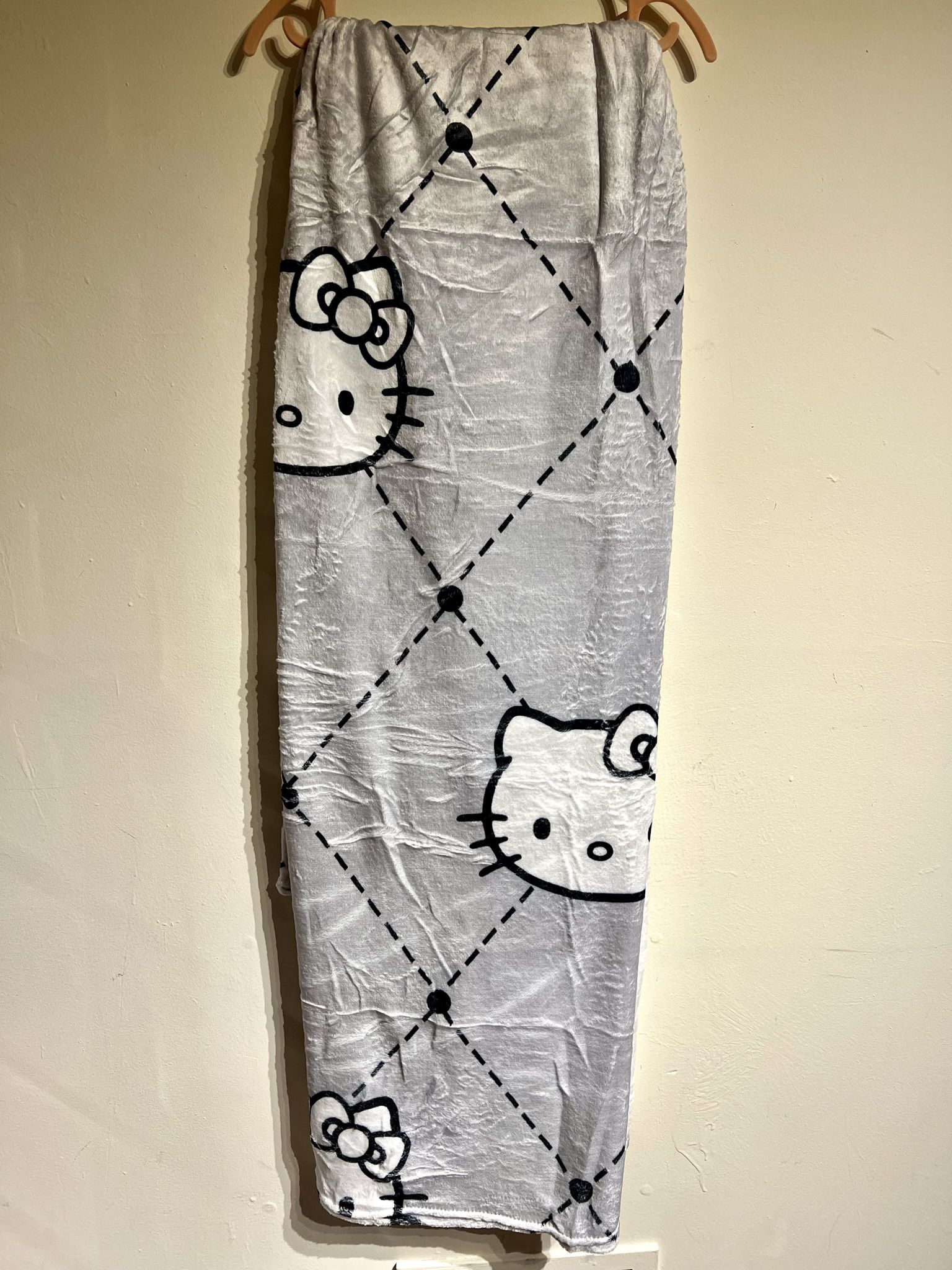 Hello Kitty gray Blanket