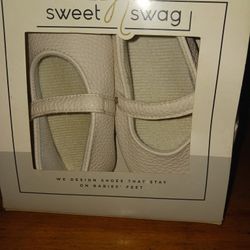 SweetNSwag Baby Shoes Size 5/6 New White