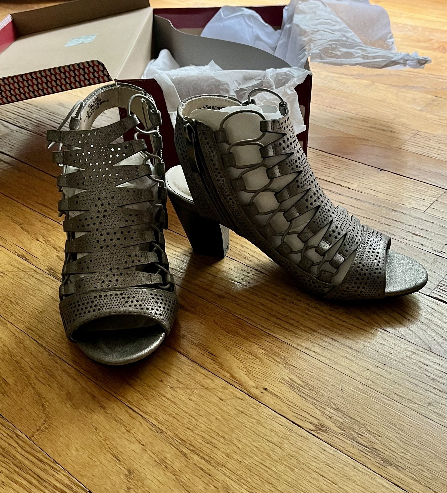 Dress Barn Heels Size 6 1/2