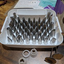 Wilton Master Cake Decorating Piping Tips Set, Stainless Steel with Storage Case, 55 Piece