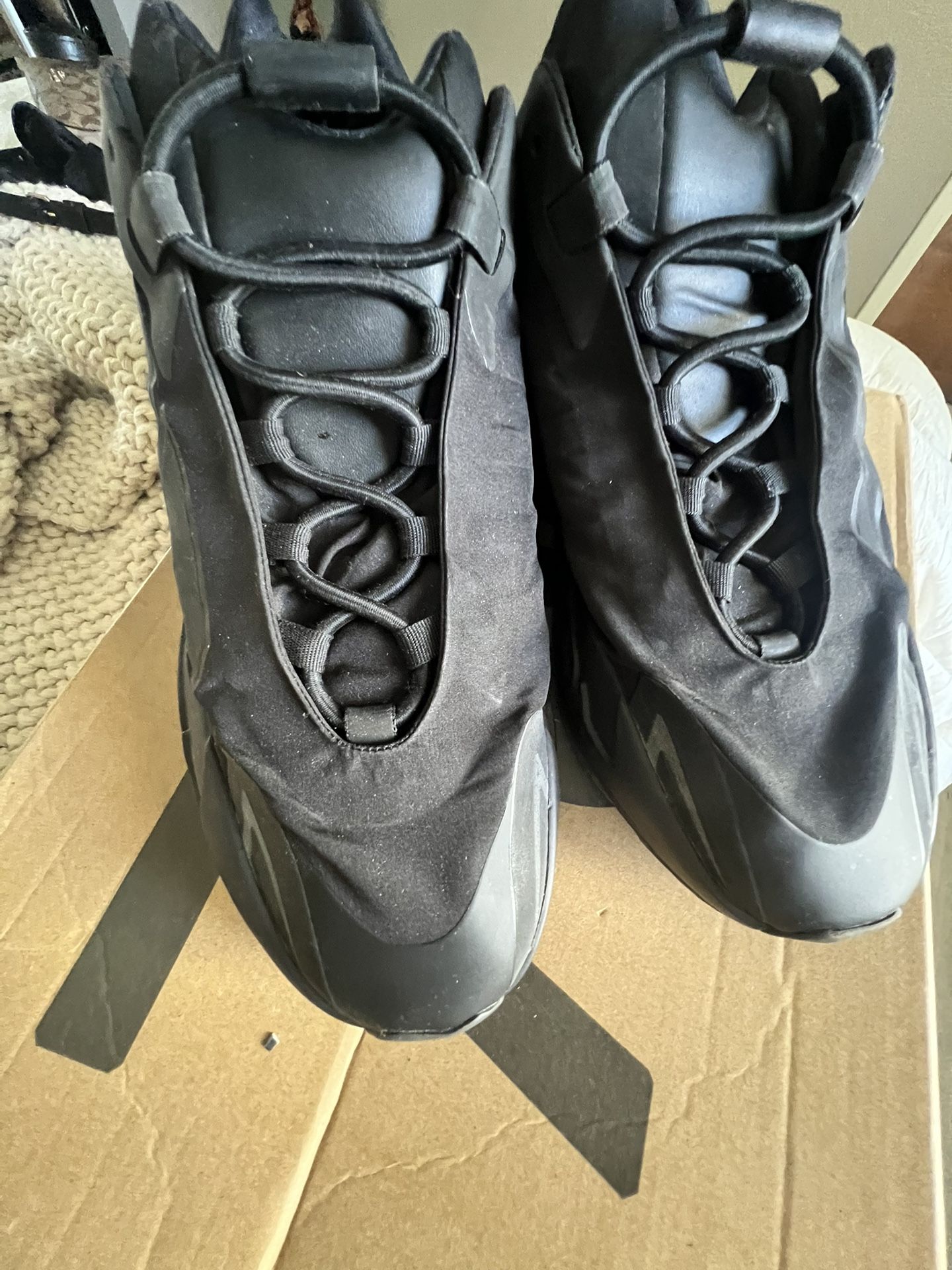 Adidas Yeezy Boost 700 MNVN men