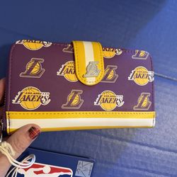 Los Angles Lakers wallet NWT