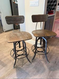 Pottery Barn Ajustable Pittsburgh Barstools