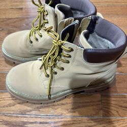 Women’s 8.5 Tan Lace-Up Work Shoes 