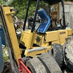 Broken Forklifts Needing Repairs 