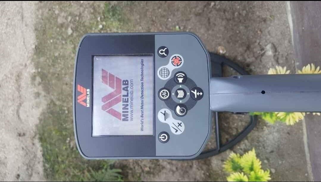 Minelab CTX 3030 Waterproof Detector.