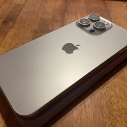 Unlocked iPhone 15 Pro Max  256 GB