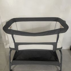 FREE Baby Bassinet ‼️