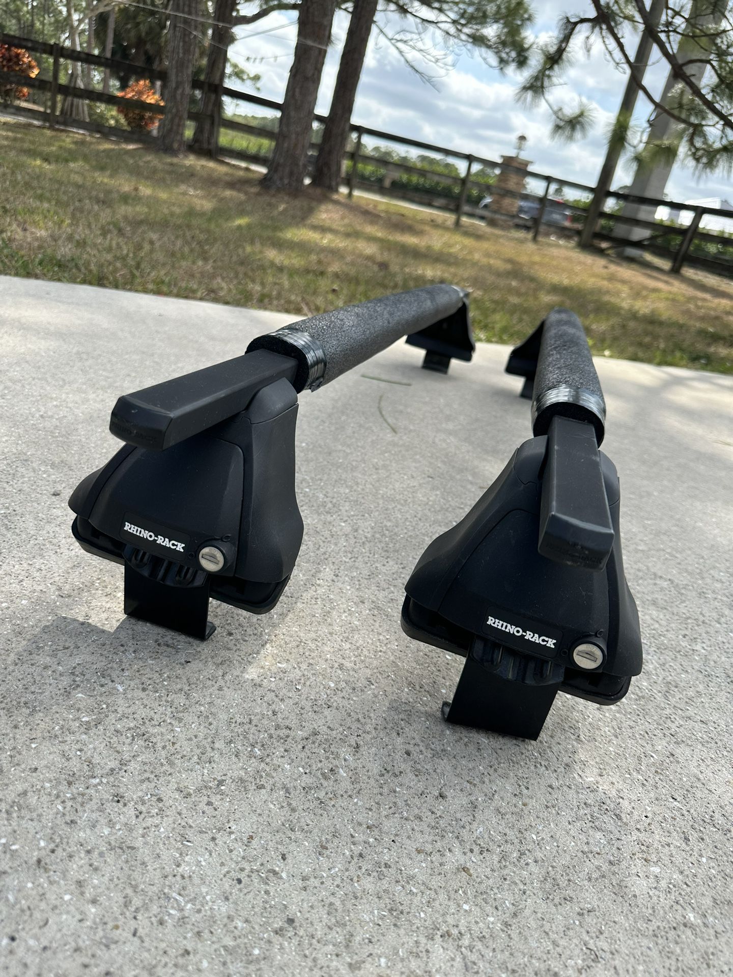 RHINO RACK ROOF RACKS