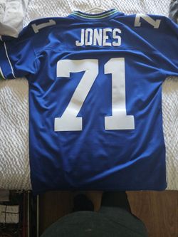 Walter jones legacy throwback jersey been worn twice. Size large fits me and I'm 190 lbs at 5"8
