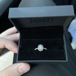 Diamond Wedding/Engagement Ring 10 Karat White Gold (Jared) NEGOTIABLE!