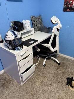 Beautiful White Desk & Chair