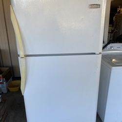 Frigidaire Refrigerator - 30 Day Warranty 