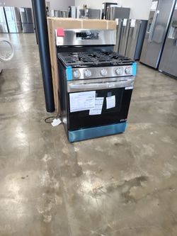 LG gas range new in box