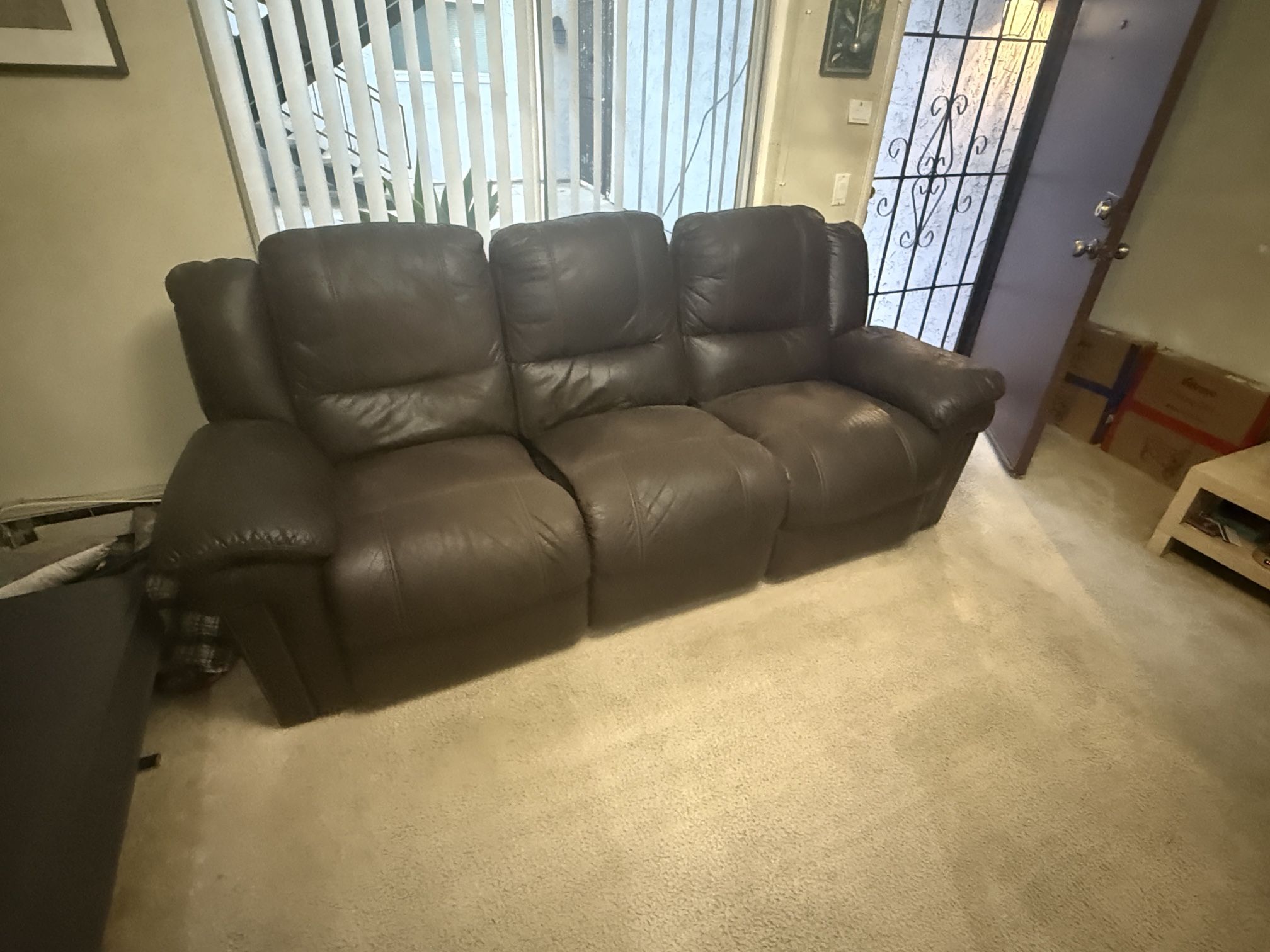Recliner sofa