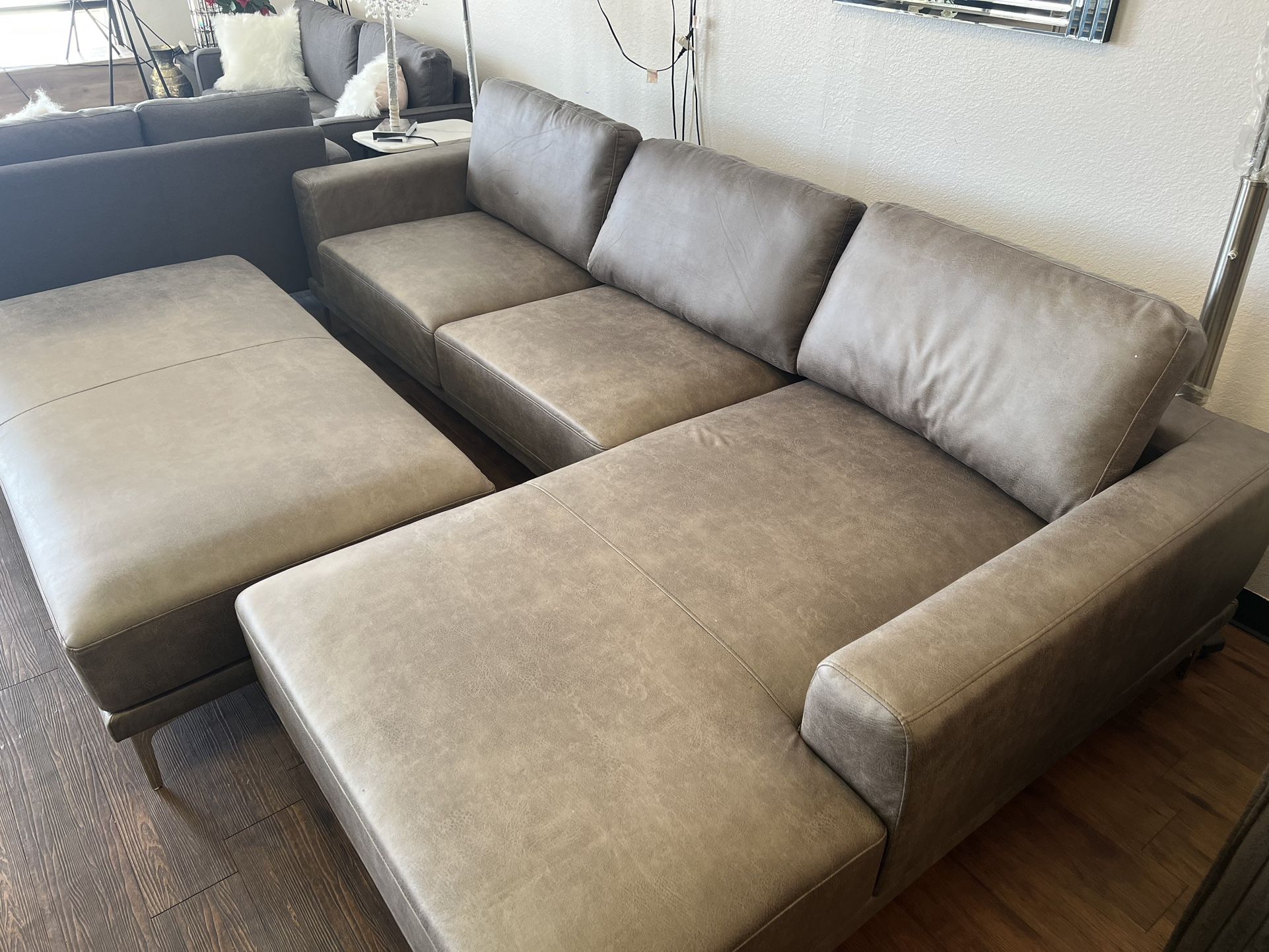Gray Sectional With Large Ottoman