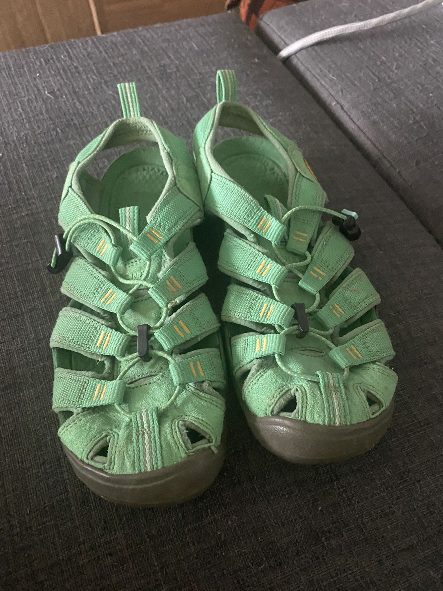 Keen Water Shoes Sandals Size 7