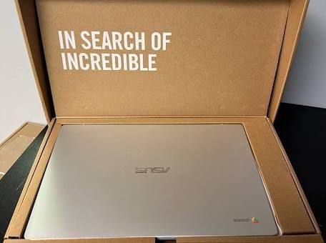 Brand New ASUS CHROMEBOOK 17in. 4gb Ram $100 Never Opened