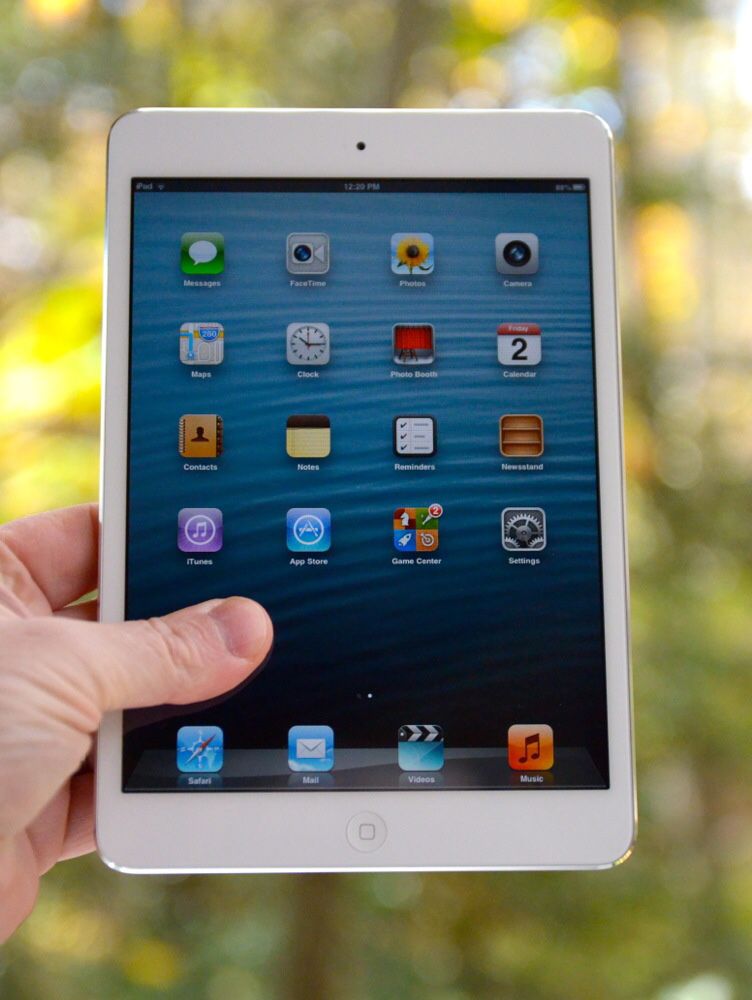 iPad Mini - Factory Unlocked - Comes w/ Accessories & 1 Month Warranty
