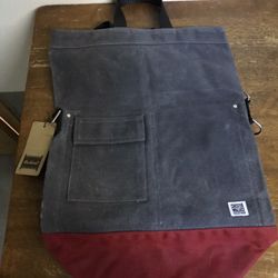 Chester Wallace Messenger Bucket Bag 