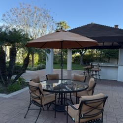 BRAND NEW -6ft  Market Umbrella 