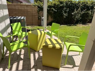 Modern Outdoor Patio Conversation Set – 6 Pieces (4 Chairs + 2 Ottomans)