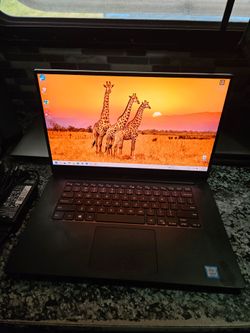Dell Precision 15.6" 4K Touch Screen i9-8950,24GB Ram,512 SSD HD