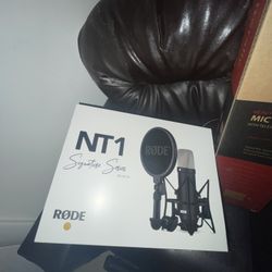 Rode NT1 condenser microphone w/ stand(NEW)