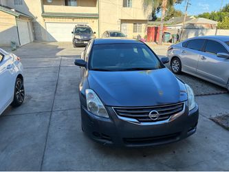 Nissan Altima 2011