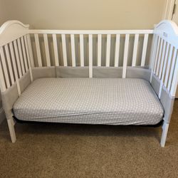 Convertible Crib to Toddler Bed – White – Great Condition