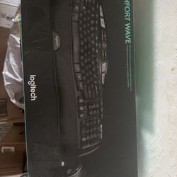 Logitech MK 550 Wave Keyboard and Mouse