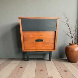 Vintage Hooker End Table