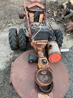 Self propel weed cutter needs work but it’s not seized!!