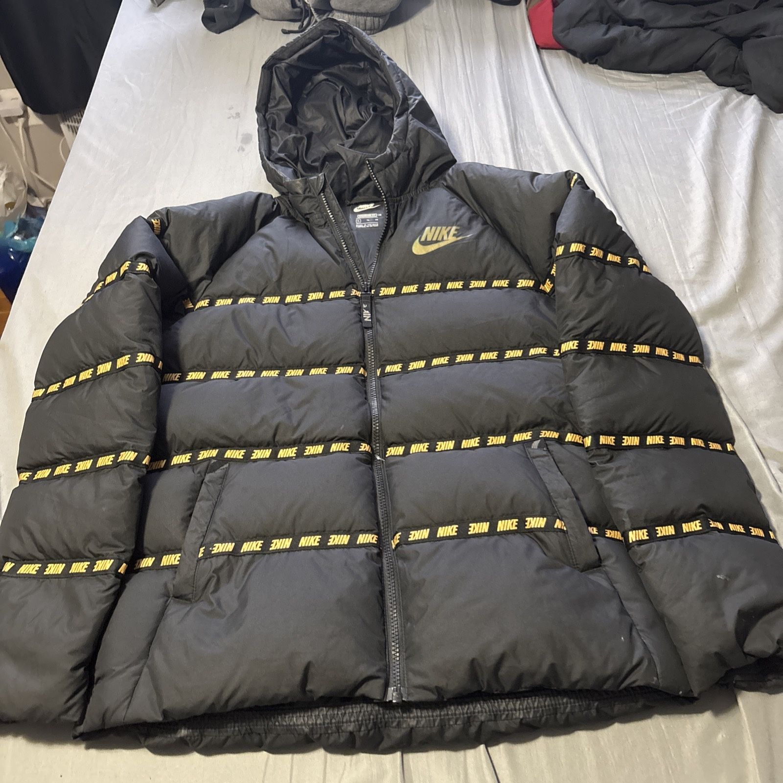 NIKE Youth Down Filled Hooded Jacket Youth XL