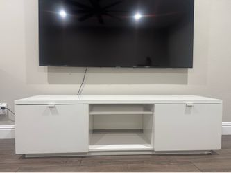 Low profile entertainment center