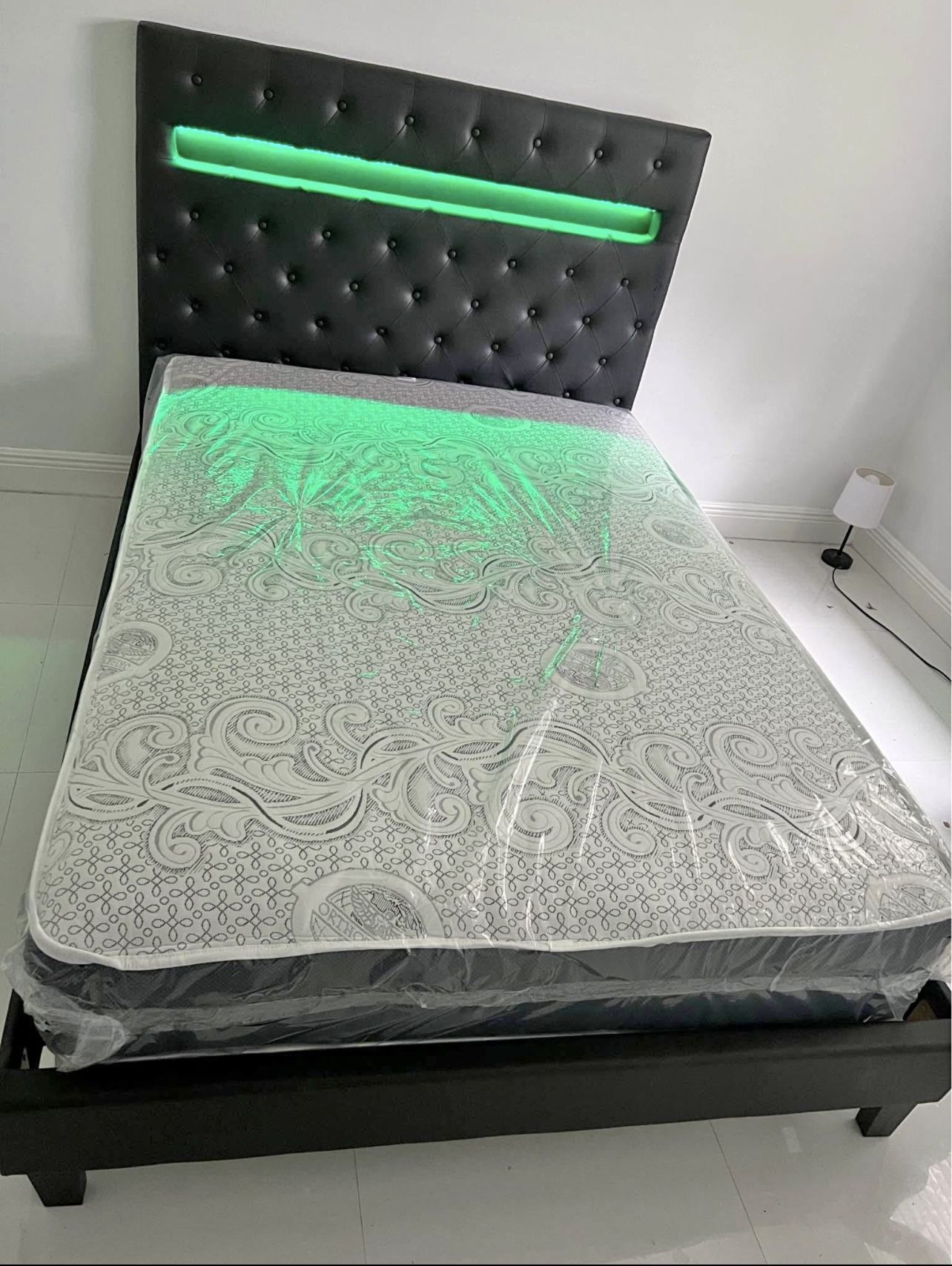 Queen Size Bed Whit Mattress Cama Tamaño Queen Con Colchón