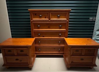 3-Piece Wood Bedroom Set – Tall Dresser & 2 Matching Nightstands