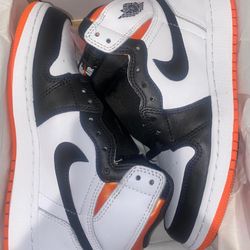 Jordan 1 High Electro Orange DS Size 5.5Y (WOMENS SIZE 7) DS NEW