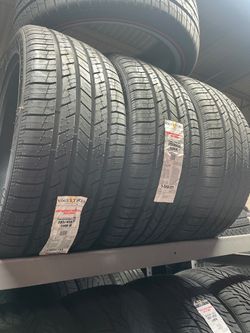 Vogue 285/45R22 All-Season Tire – Smooth Handling & Superior Road Gri