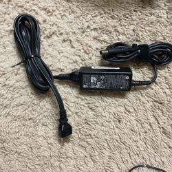 Genuine HP HSTNN-DA40 744481-003 744893-001 AC Adapter 45W 19.5V 2.31A