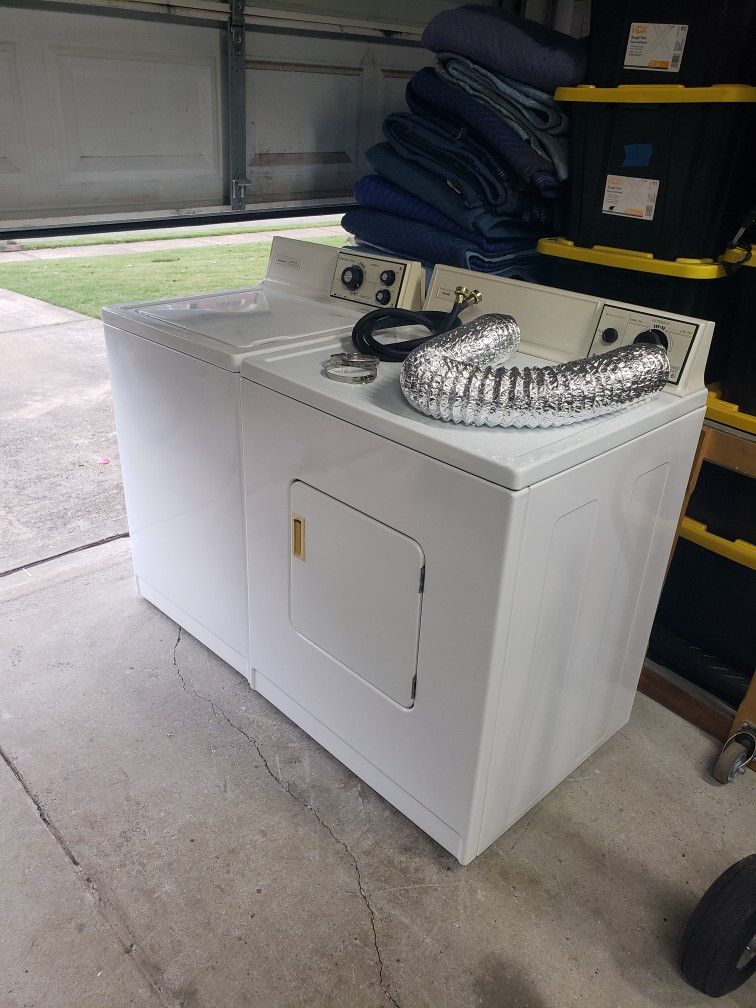 NICE SET MATCHING WASHER AND DRYER KENMORE (LIKE NEW)