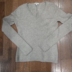 Madison Cashmere V-neck Sweater In Taupe, S