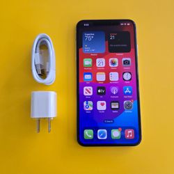 Apple iPhone X white - UNLOCKED - Like New