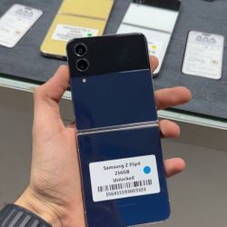 Samsung Galaxy Flip 4