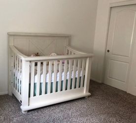Farmhouse style convertible crib