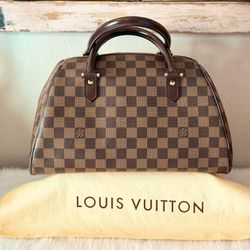 Used Authentic LV Rivera MM