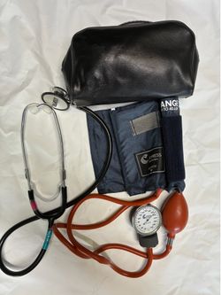 Professional Blood Pressure Cuff Kit & MDF Stethoscope with Case