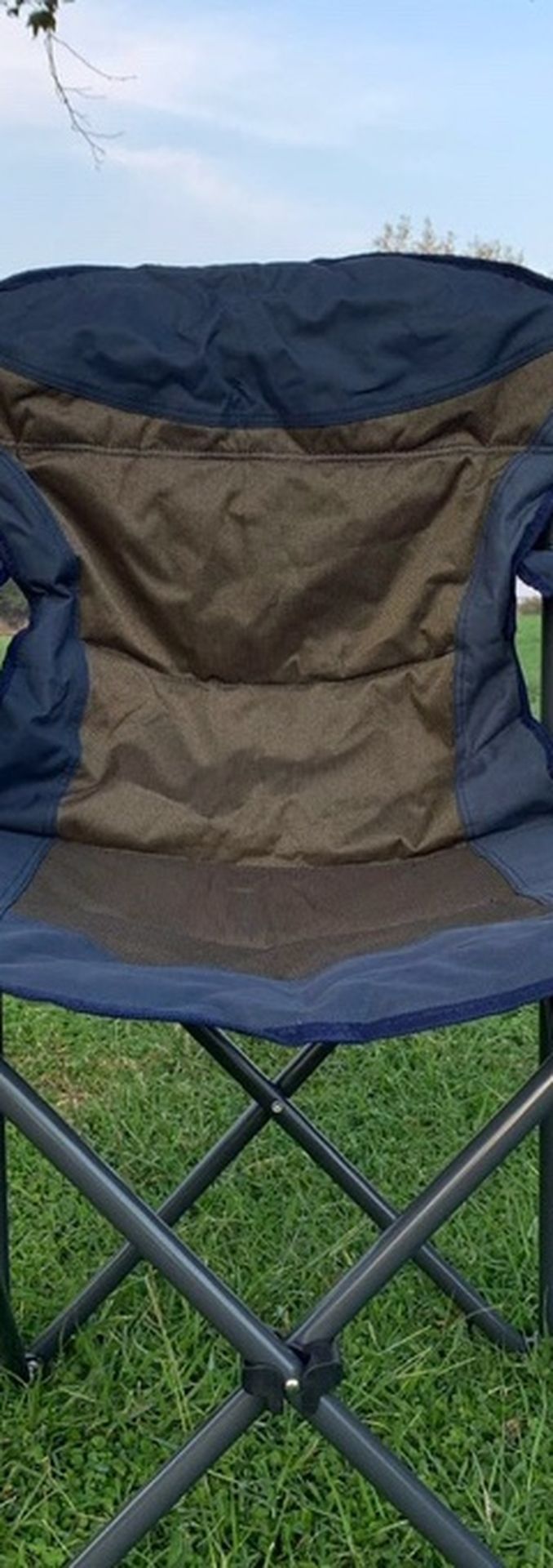 🔥Black Friday Deal 🔥 Brand new!Heavy-Duty Portable Camping Chair, Collapsible Padded Arm Chair with Cup Holders and Lower Mesh Side Pocket🌟
