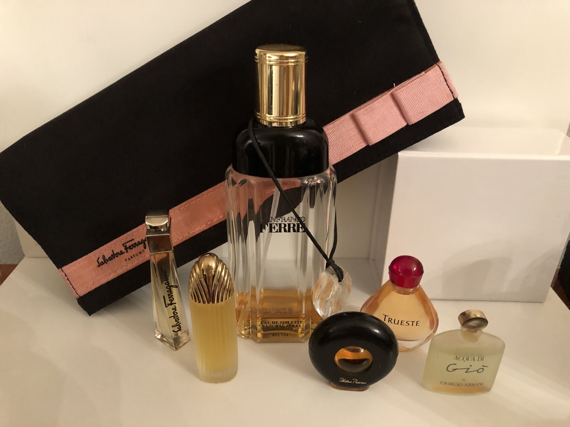 5 mini parfumes: Salvatore Ferragamo, Paloma Picasso, Tiffany: Trustee, Gio by Giorgio Armani, Giafranco FERRE- women’s parfumes